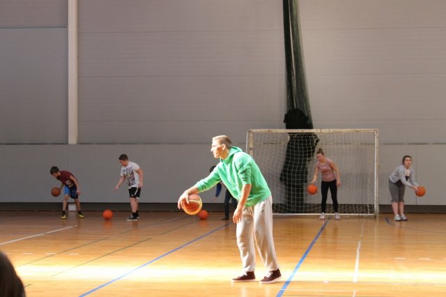 BK Valmiera basketbolisti viesojas skolā